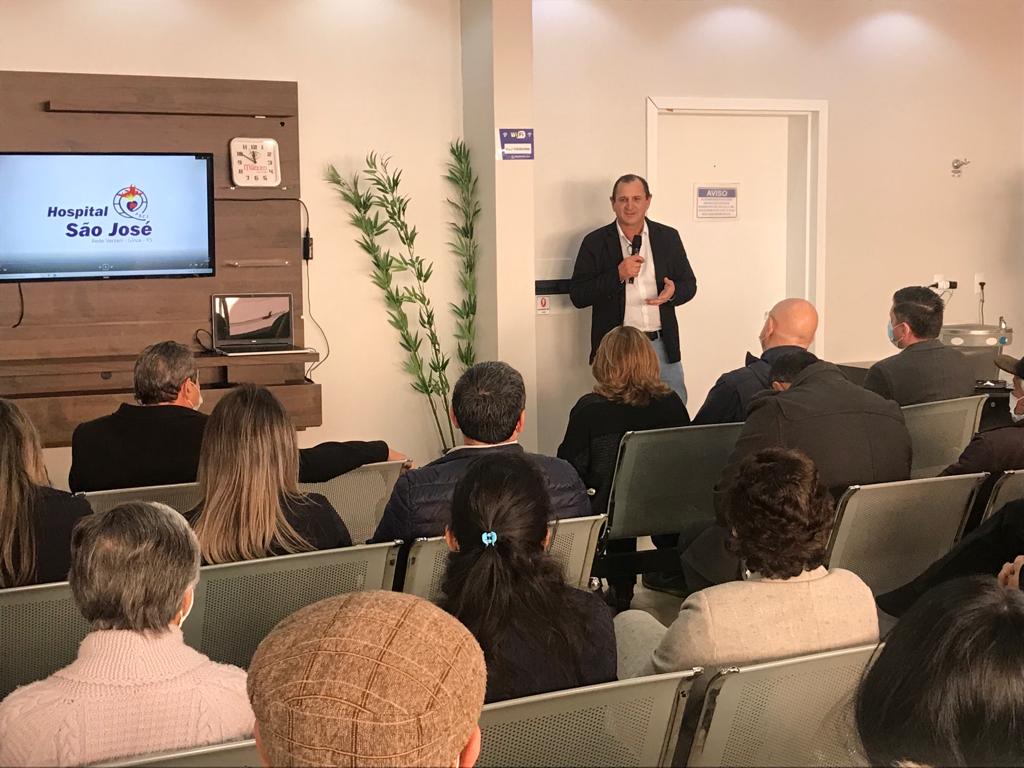 Executivo Municipal acompanhou deputado Osmar Terra e sua comitiva visitando e entregando obras em Giruá